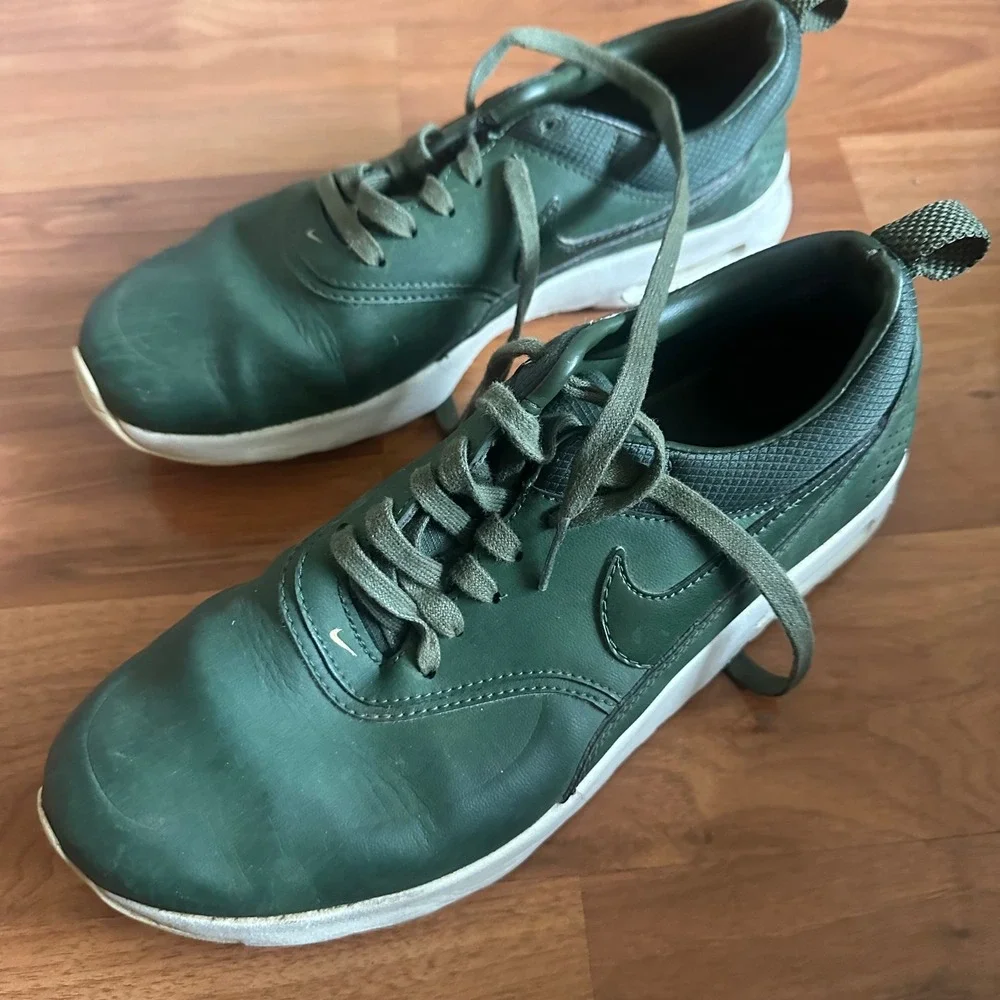 Nike Thea Air Max Green Leather Sneakers‎ Shoes Women's US 8 UK 5.5 EUR 39